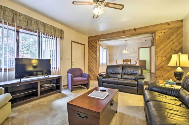 Spacious Apt w/ Yard: 3 Mi to Windham Mountain