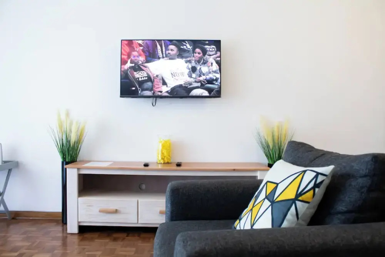 Apartment Sleeps 4, 2 Baths, Free Parking