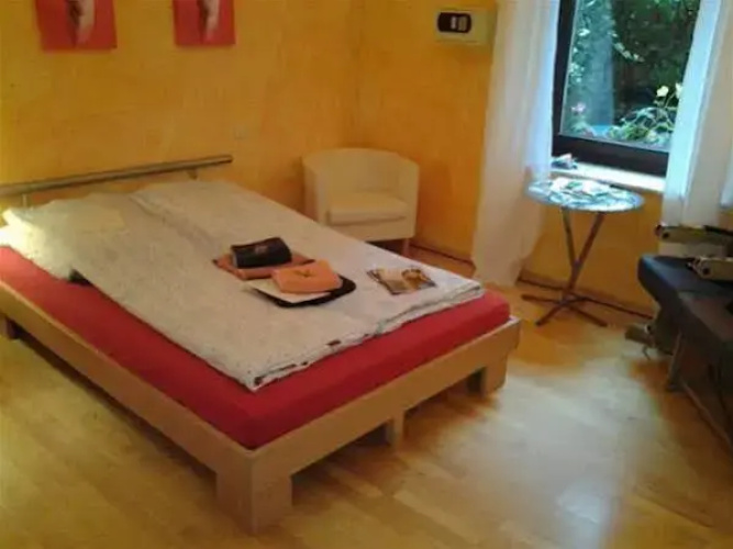 Pinkhomecologne-Guesthouse
