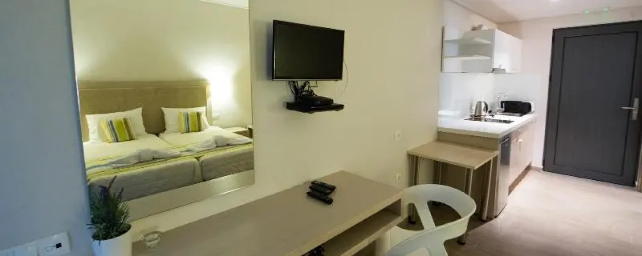Deluxe Studio