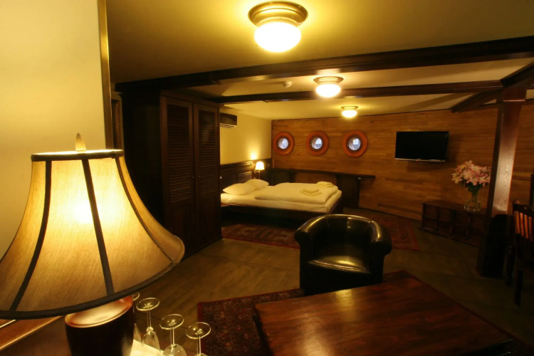 Boat Hotel Matylda