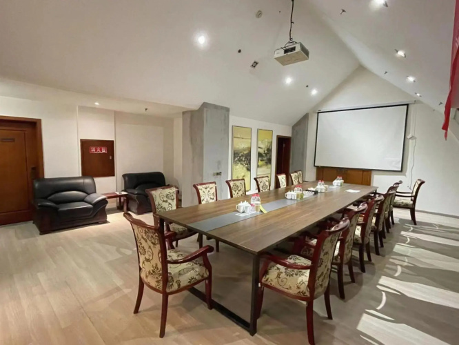 Muyunzhe Shanshui Hotel(牧云者·山水酒店（金堂淮州新城店）)