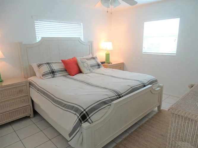 Aloha Kai - Unit 16 2 Bedrooms 1 Bathroom Apts