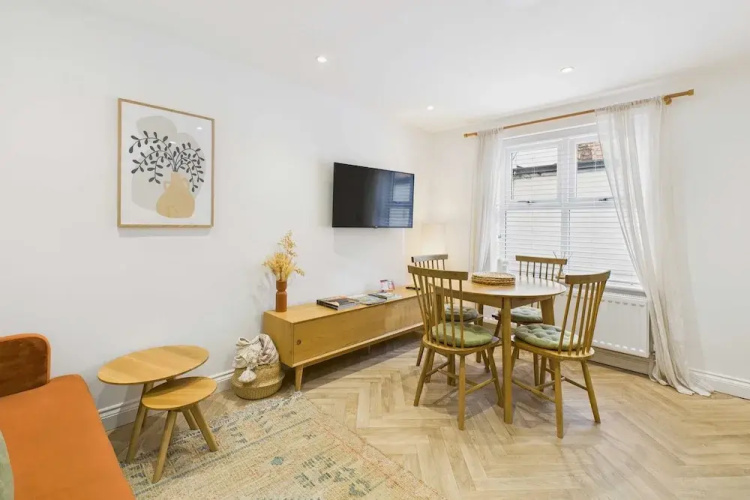 Host Stay Bracken Cottage