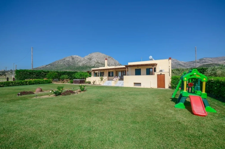 3 Bedrooms Comfort Cottage