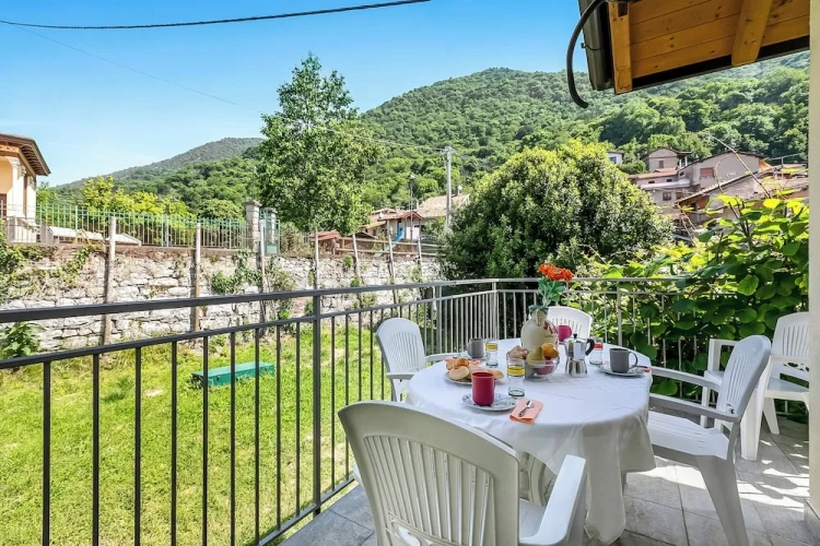 Family Studio with balcony and with mountain view