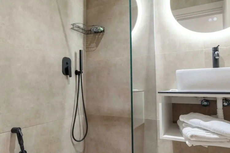 Mari Al Deluxe Saranda