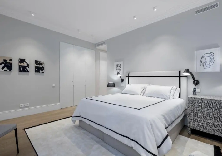 3 Bedrooms Apartment