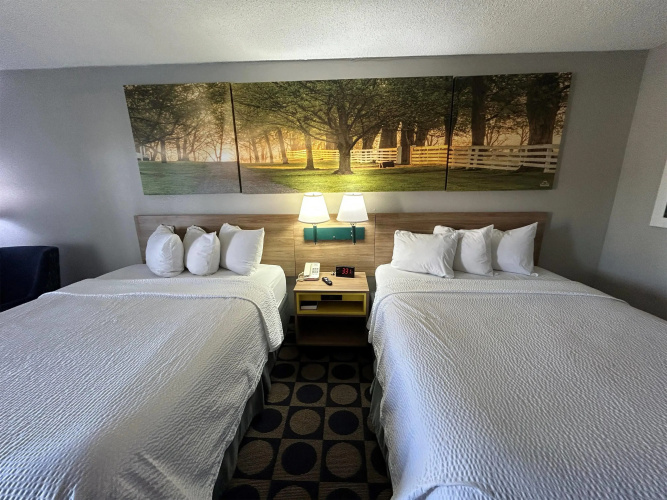 Days Inn by Wyndham Byron