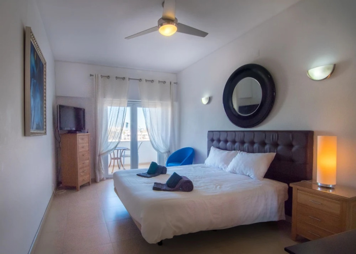 Lagos Main Avenue Studio With Marina View Balcony