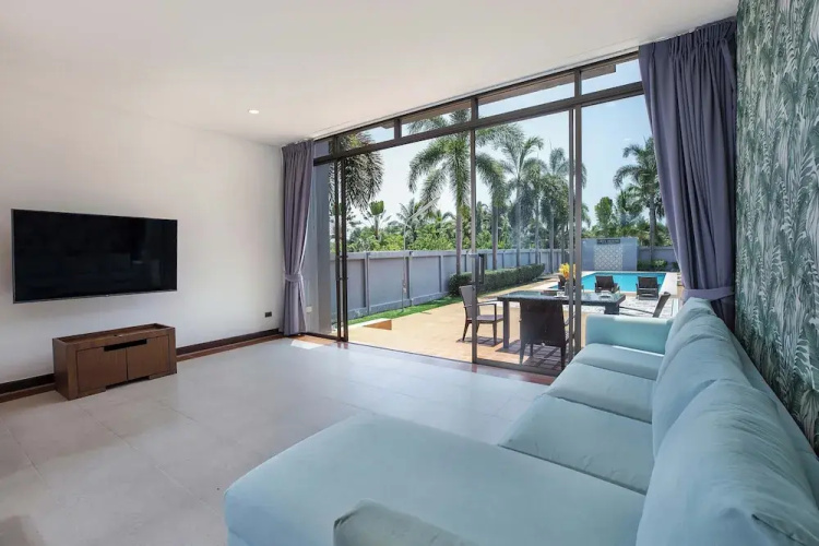 Modern 3BR Pool Access Villa Argent 6