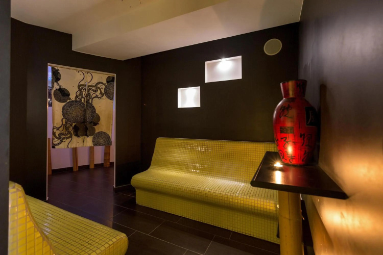 Silver Hotel by BarbarHouse