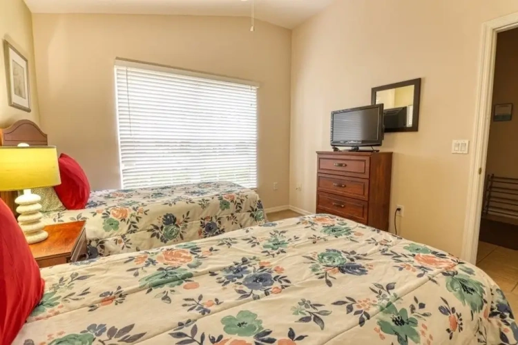 4 Bedrooms Cottage