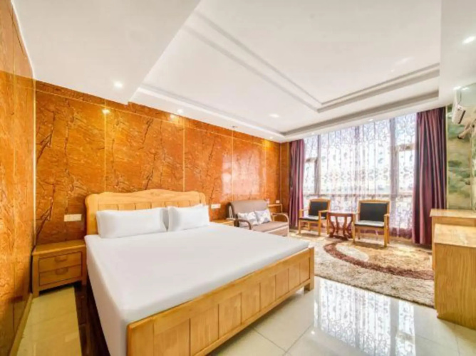 Huayi Hotel