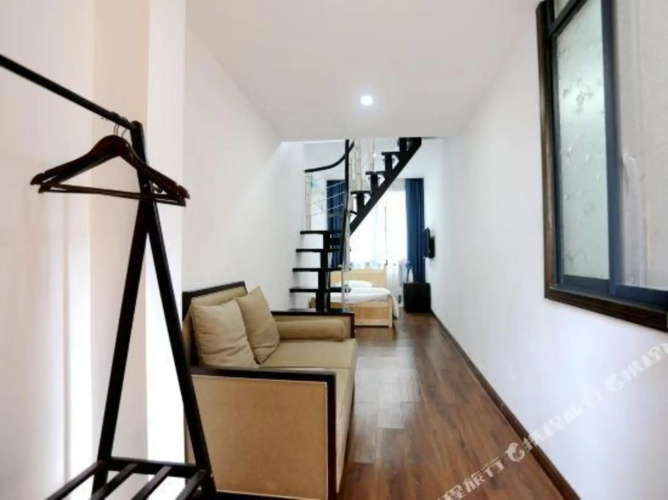 Weijianshan Courtyard Inn