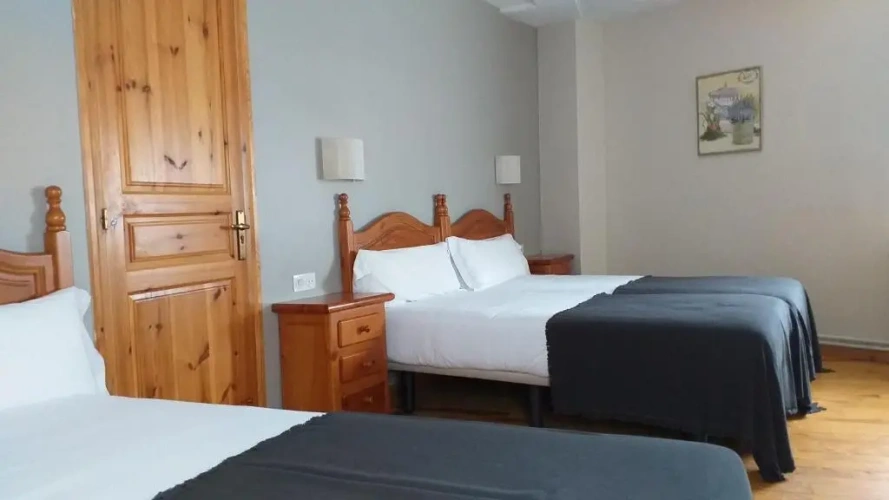 Standard Triple room