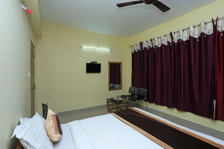 OYO 9246 Paradise Inn