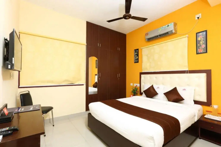 Neighbour Inn Kolathur