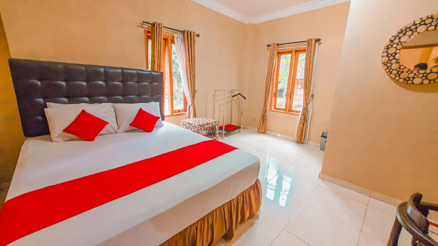 Red Chilies Hill Hotel