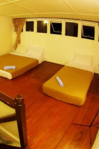 Sextuple Cottage