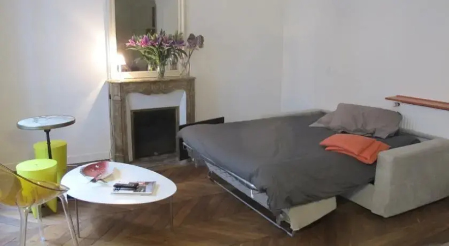 Apartment between Montmartre and Opera