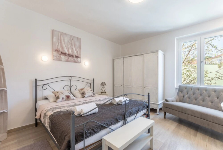 Apartments and Room Poesia