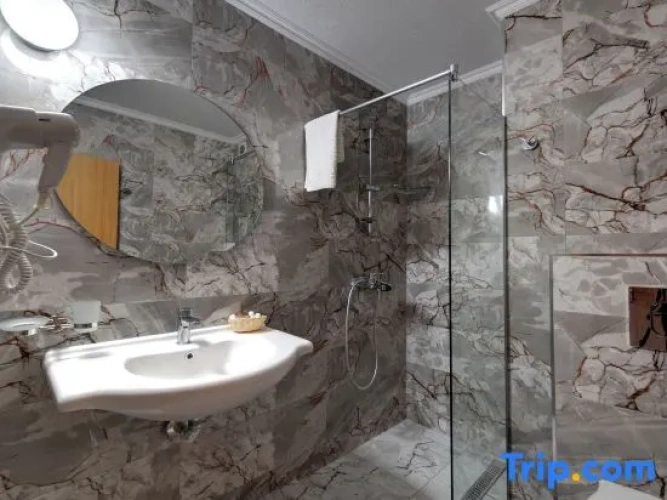 1 Bedroom Double Apartment