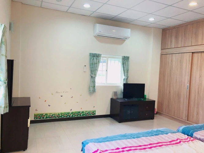 Standard Quadruple Family room