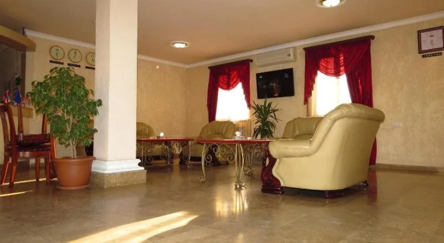 White House Hotel