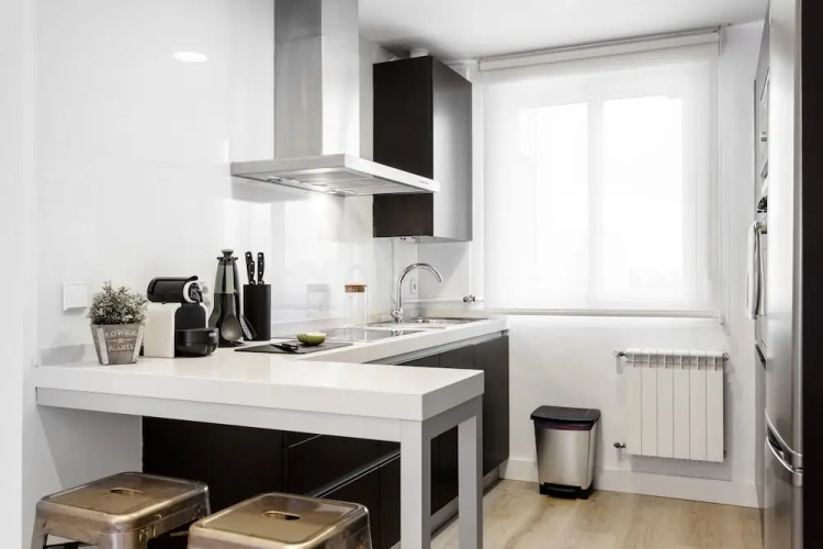 Jose Abascal Apartment by Flatsweethome