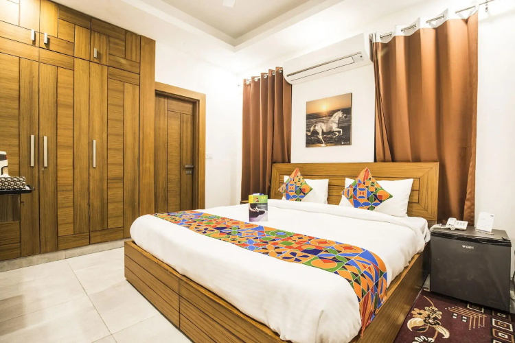 FabHotel NStay 32