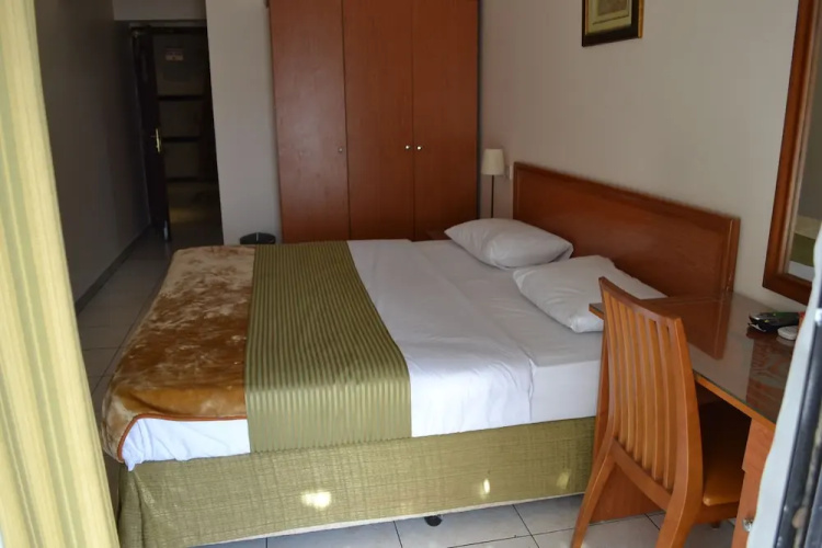 Tara Hotel