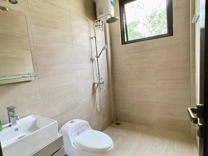 3 Bedrooms Apartment