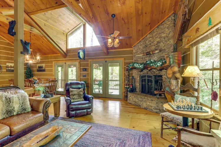 'drifting Feather' Mountain Cabin: Waterfront Deck