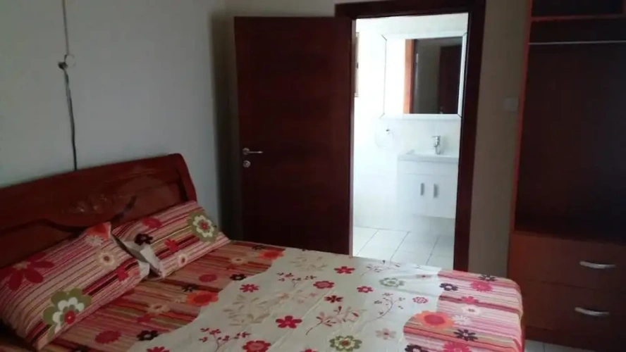 3 Bedrooms Apartment