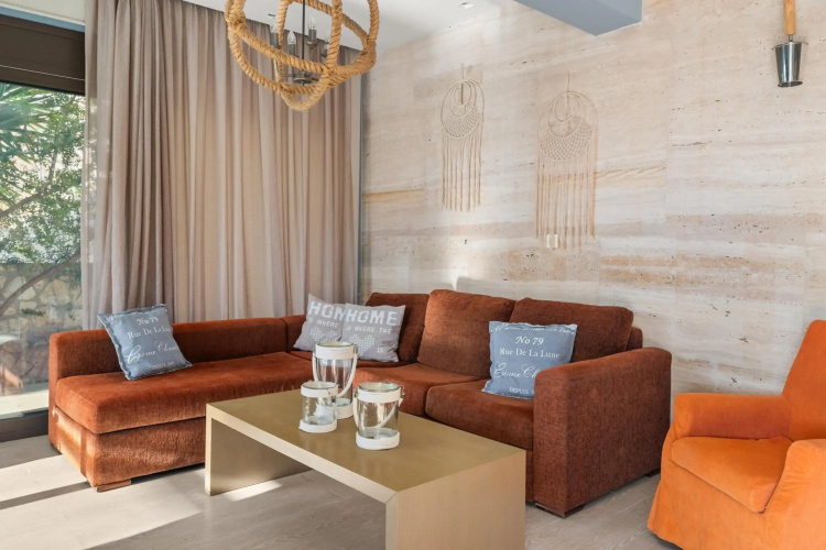 Christie's Luxury Suites