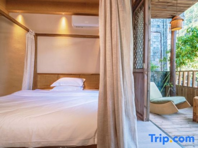 Standard Double room with river view