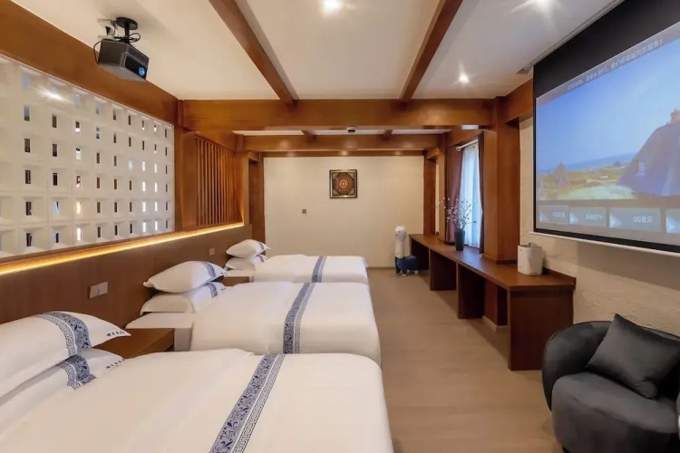 Standard Twin room with garden view