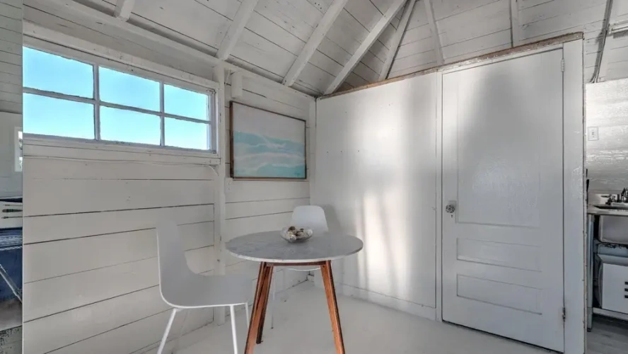 1 Bedroom Bungalow with water view