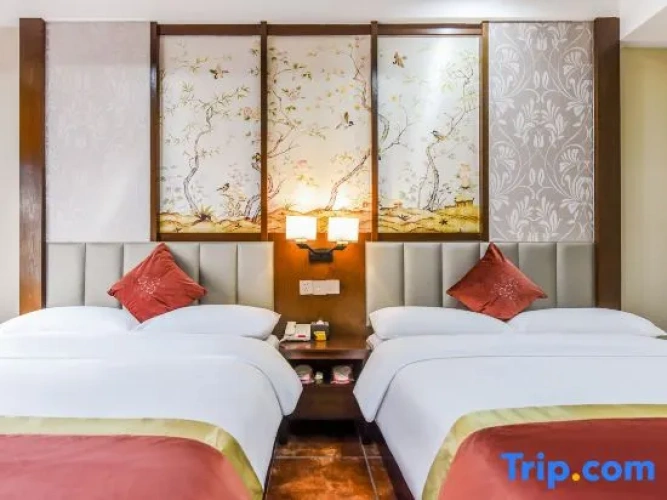 Deluxe Quadruple Family Suite
