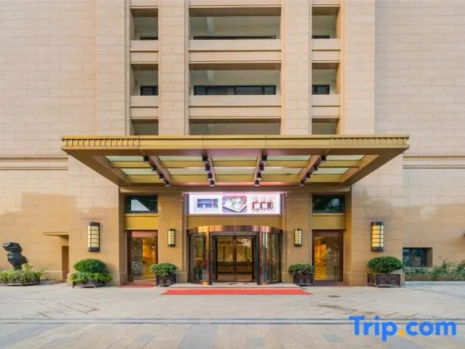 Yi PLatinum Hotel