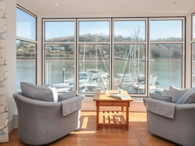 33 Dart Marina