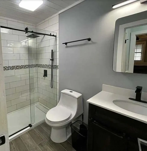 1 Bedroom Apartment with mountain view