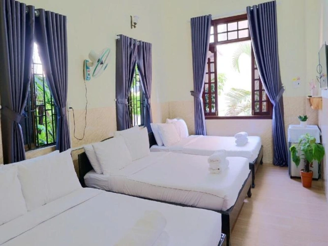 Standard Family room with garden view
