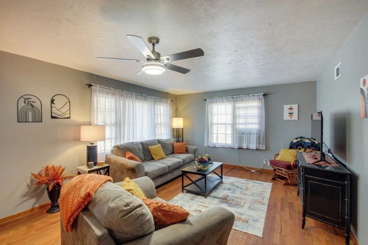 2 Bedrooms Cottage