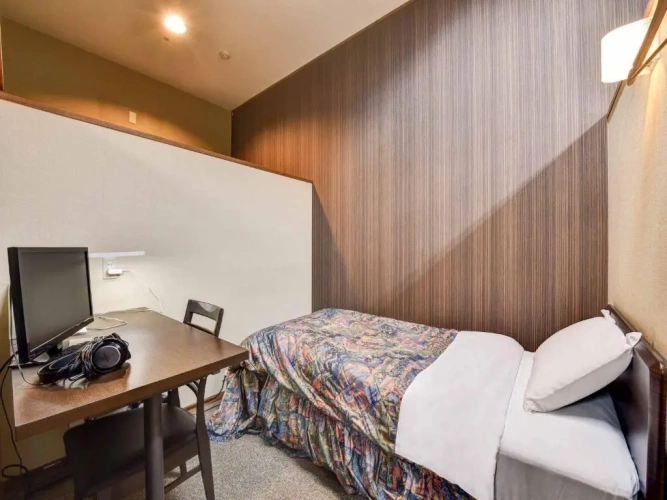 Bed in Dorm (male dorm)