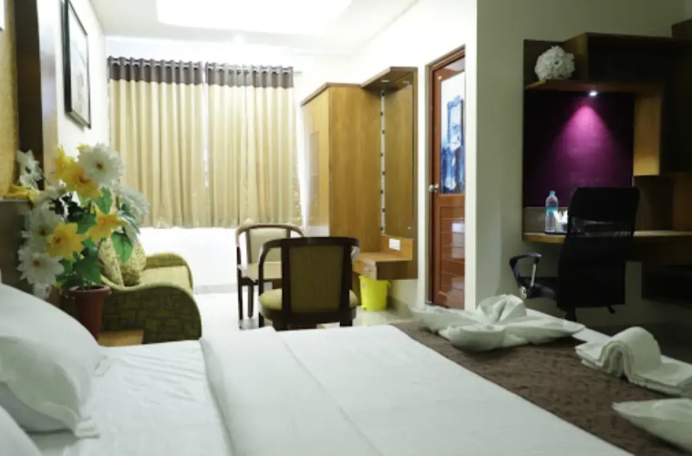 Mmr Royal Suites
