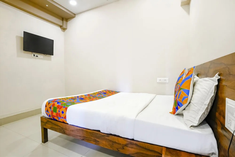 Fabhotel Royal Paradise