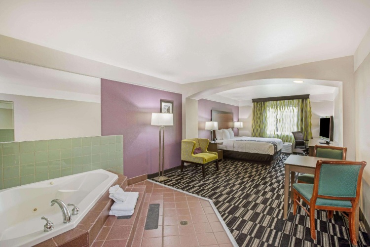 Deluxe Double Suite