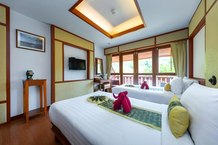 P. P. Erawan Palms Resort